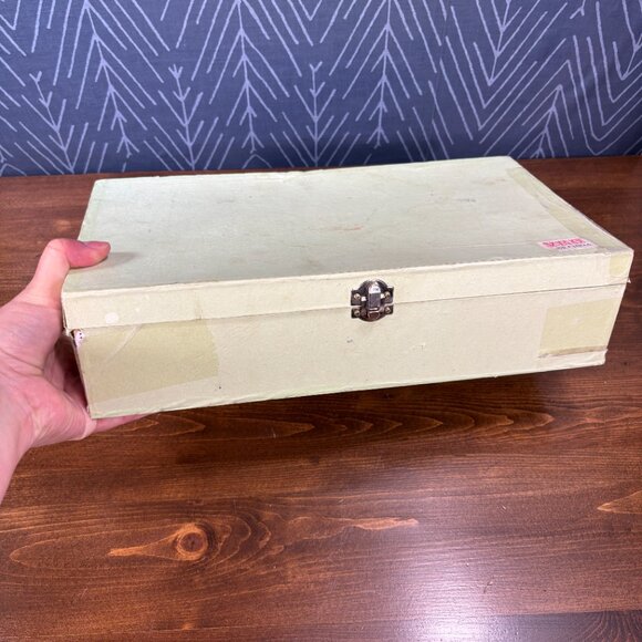 Vintage 1960s China Tea Cup Set with Saucers in Original Box Gold Grape Leaf - Picture 11 of 14